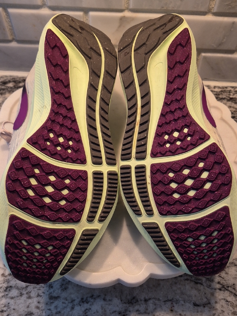 Womens NIKE WOMENS AIR ZOOM PEGASUS 39 SHOES Size 7.5 - Picture 9 of 12